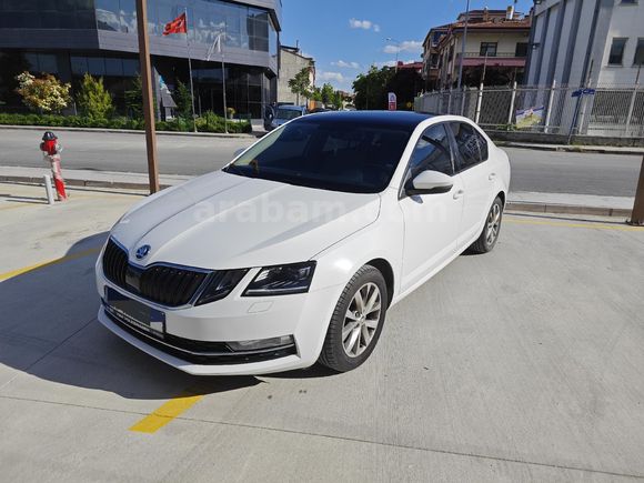 Sahibinden 2017 Octavia 1.6 TDI Style CR cam tavan
