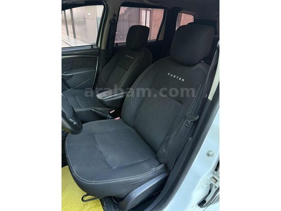 2015 MODEL 4x4 DUSTER LAUREATE