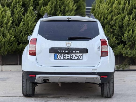 2015 MODEL 4x4 DUSTER LAUREATE