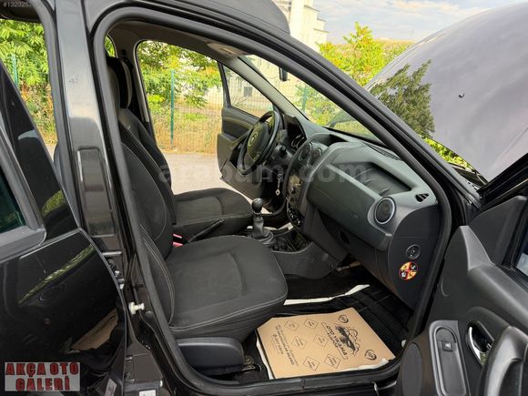 AKÇA OTOMOTİVDEN 2015 MODEL 4X2 1.5DCİ DUSTER LAUREATE