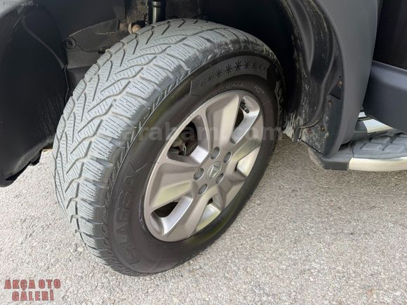 AKÇA OTOMOTİVDEN 2015 MODEL 4X2 1.5DCİ DUSTER LAUREATE