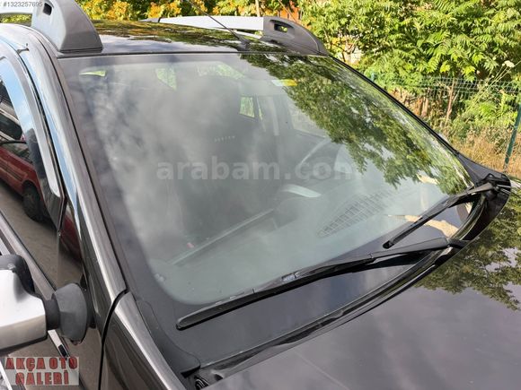 AKÇA OTOMOTİVDEN 2015 MODEL 4X2 1.5DCİ DUSTER LAUREATE