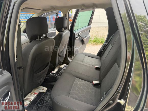 AKÇA OTOMOTİVDEN 2015 MODEL 4X2 1.5DCİ DUSTER LAUREATE