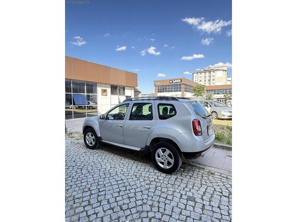 DUSTER 4X4 1.5 DCİ 110 LUK LAUREATE BAKIMLI VE TEMİZ
