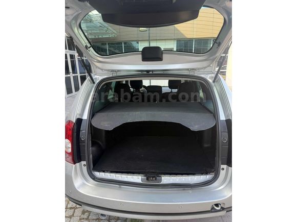 DUSTER 4X4 1.5 DCİ 110 LUK LAUREATE BAKIMLI VE TEMİZ