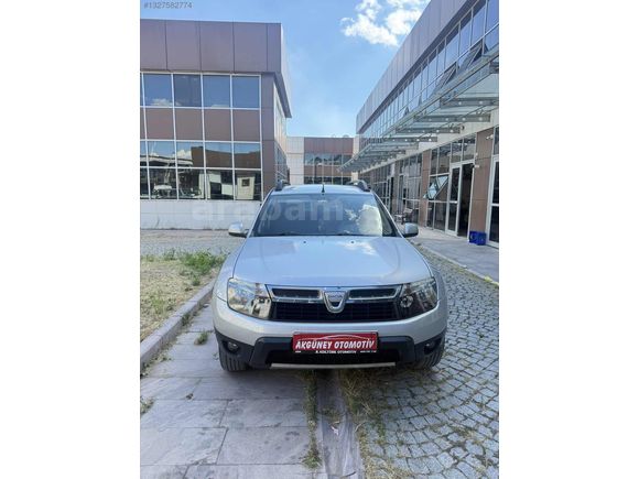 DUSTER 4X4 1.5 DCİ 110 LUK LAUREATE BAKIMLI VE TEMİZ