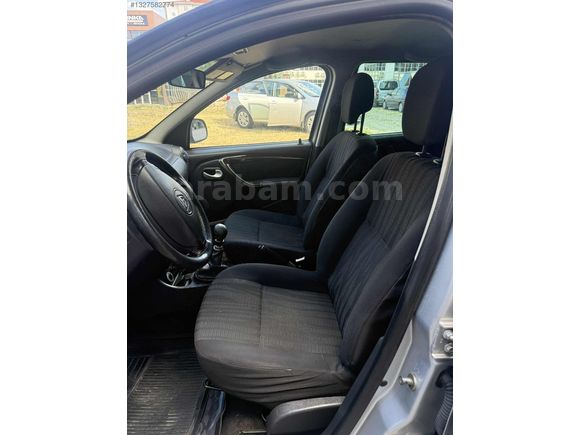 DUSTER 4X4 1.5 DCİ 110 LUK LAUREATE BAKIMLI VE TEMİZ