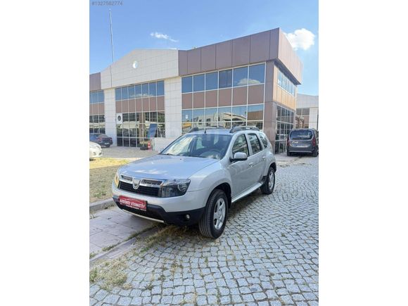 DUSTER 4X4 1.5 DCİ 110 LUK LAUREATE BAKIMLI VE TEMİZ