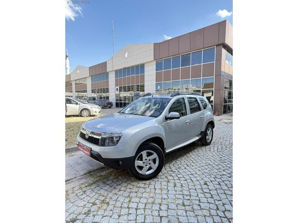 DUSTER 4X4 1.5 DCİ 110 LUK LAUREATE BAKIMLI VE TEMİZ