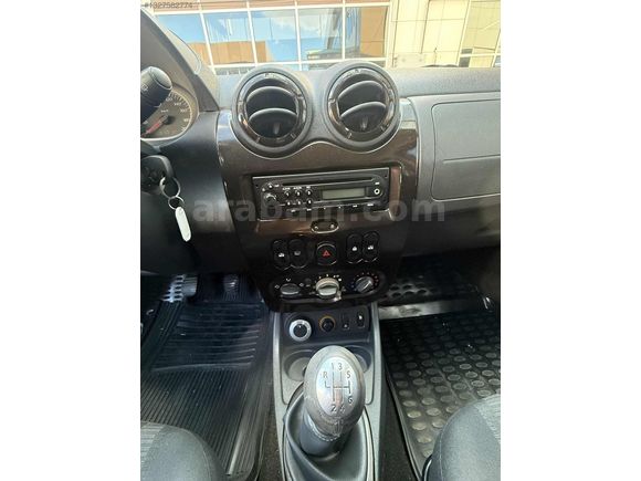 DUSTER 4X4 1.5 DCİ 110 LUK LAUREATE BAKIMLI VE TEMİZ