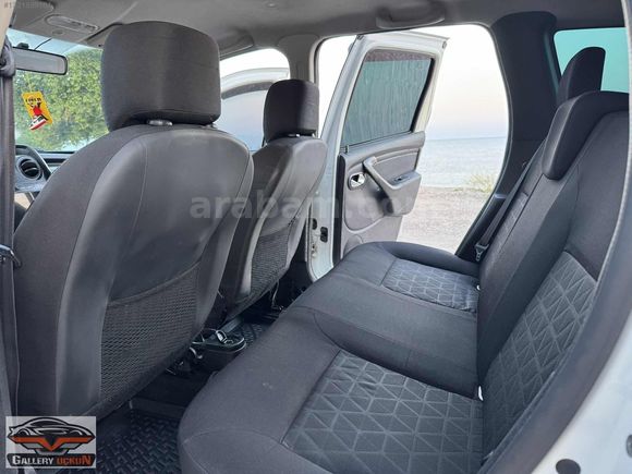 DACIA DUSTER LAUREATE 1.5 DİZEL 110'LUK ÇOK TEMİZ FUL DONANIM