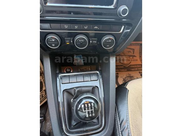 EFENDY OTOMOTİV DEN DÜŞÜK KM 2015 JETTA