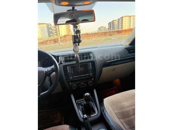 EFENDY OTOMOTİV DEN DÜŞÜK KM 2015 JETTA