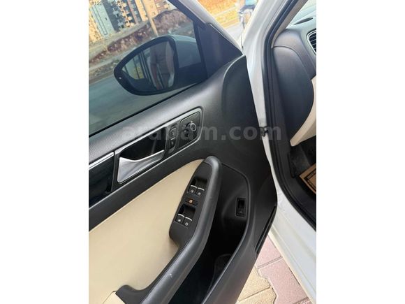 EFENDY OTOMOTİV DEN DÜŞÜK KM 2015 JETTA