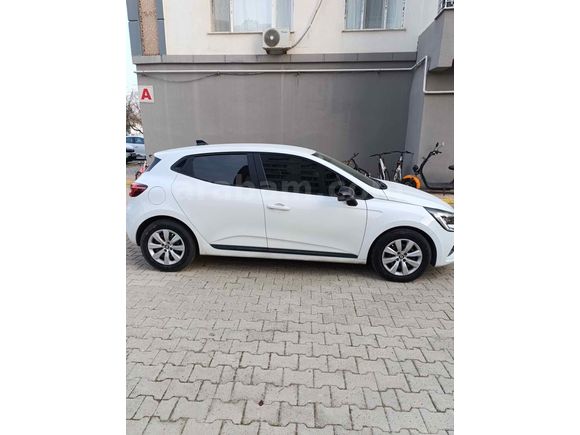 Sahibinden Renault Clio 1.0 SCe Joy 2023 Model 