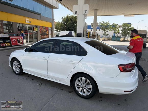 --- TEKİŞ'DEN BAKIMLI MASRAFSIZ SANROOFLU JETTA --
