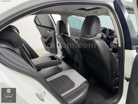 //SANCAK AUTO''DAN JETTA 1.4TSİ Sunroof'lu//