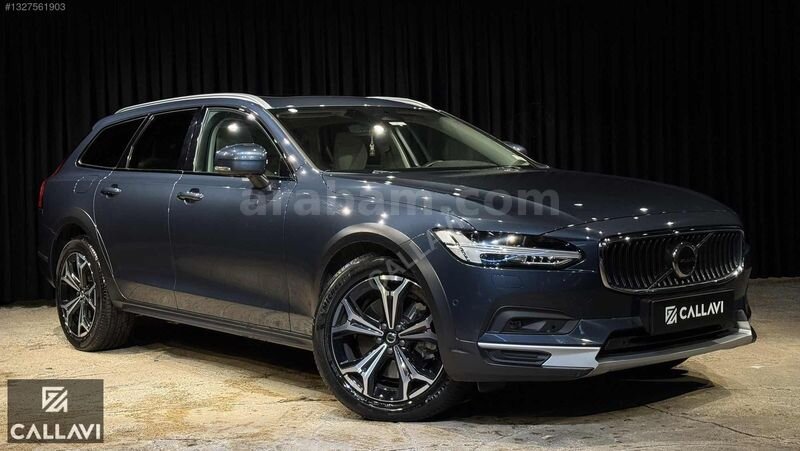 Galeriden Volvo V90 Cross Country 2.0 B5 Plus Bright 2023 Model İstanbul 48.000 km Mavi
