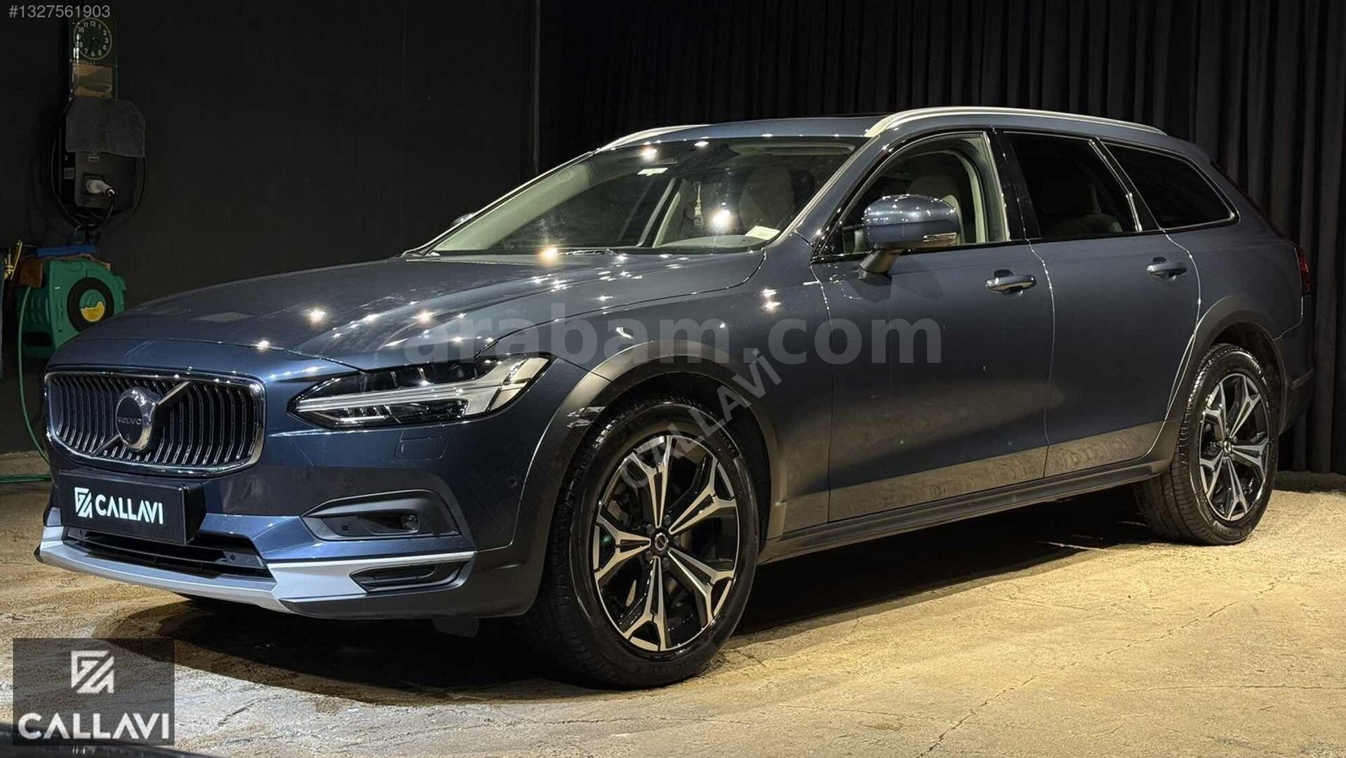 Galeriden Volvo V90 Cross Country 2.0 B5 Plus Bright 2023 Model İstanbul 48.000 km Mavi 6