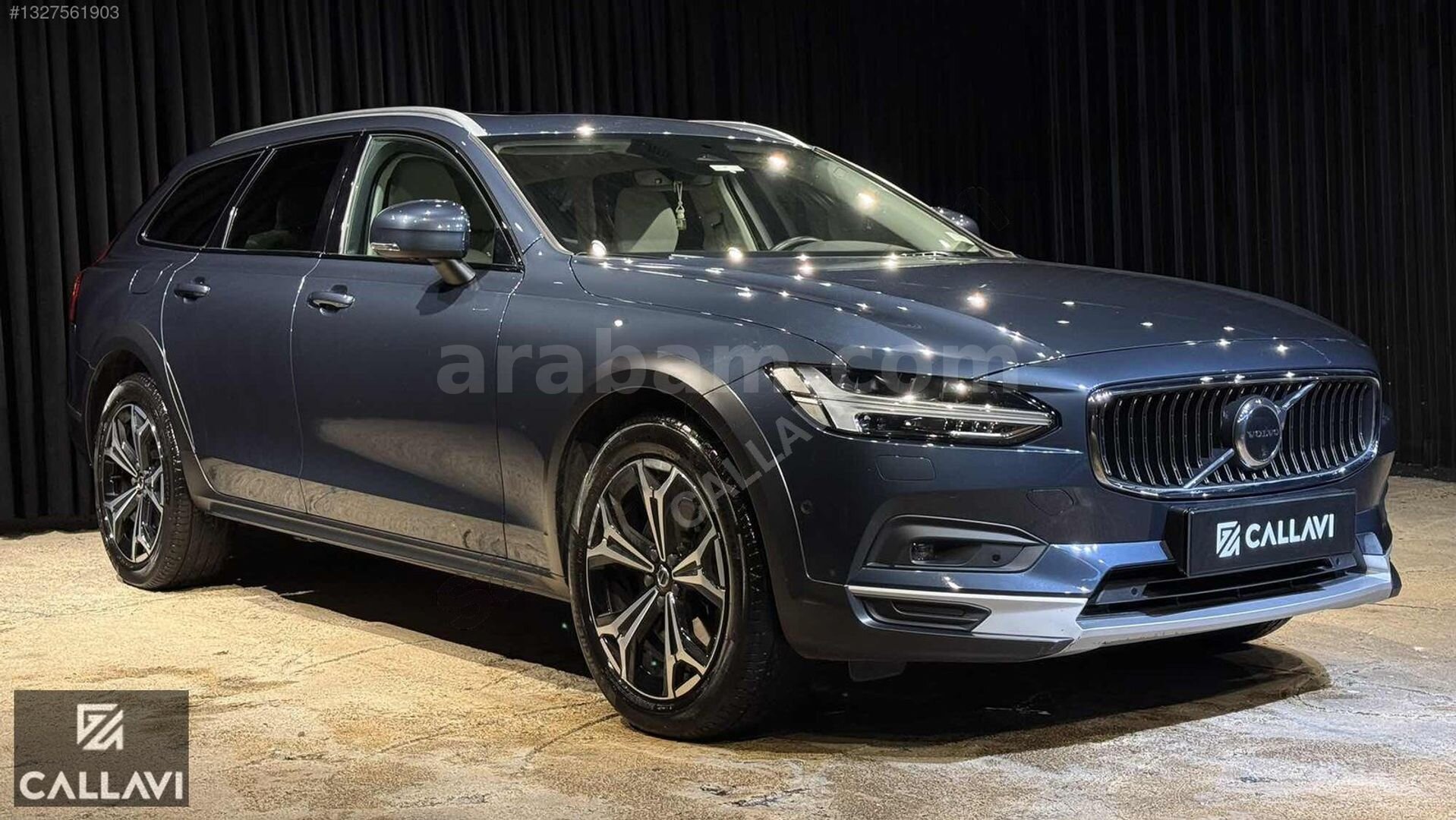 Galeriden Volvo V90 Cross Country 2.0 B5 Plus Bright 2023 Model İstanbul 48.000 km Mavi 2