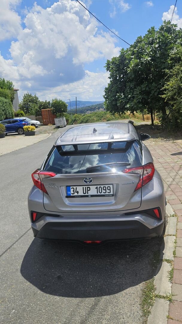 Sahibinden Toyota C-HR 1.8 Hybrid Advance 2017 Model 4