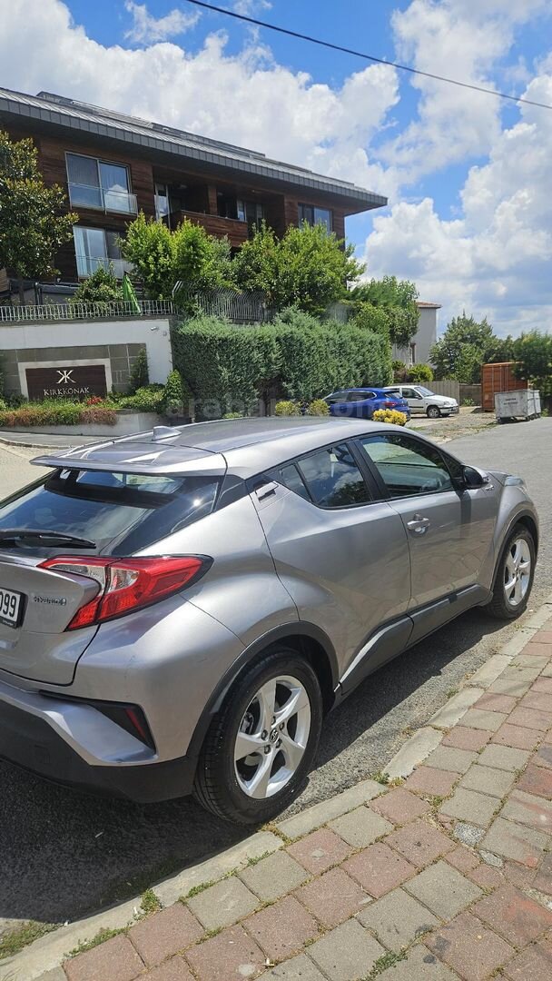 Sahibinden Toyota C-HR 1.8 Hybrid Advance 2017 Model 3