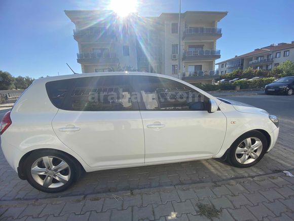 Sahibinden Kia Ceed 1.6 CRDi Motion 2012  179000 km