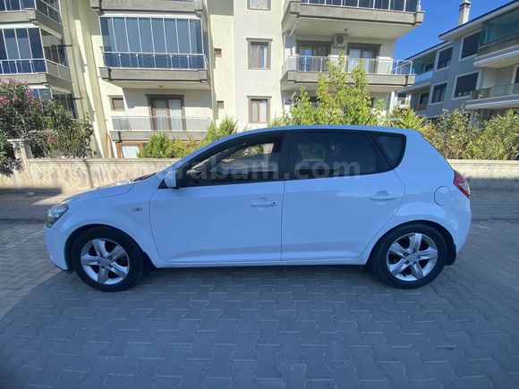 Sahibinden Kia Ceed 1.6 CRDi Motion 2012  179000 km