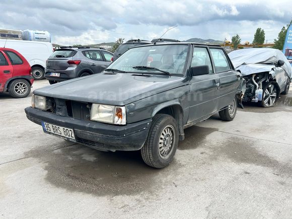 Galeriden Renault 9 Ankara