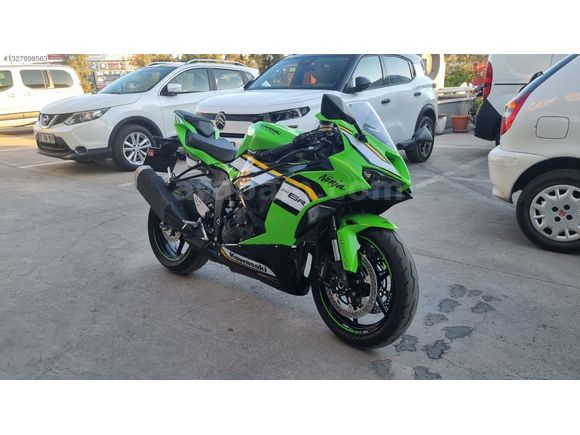 Galeriden Kawasaki Ninja ZX 6R 2024 Model İzmir 7.200 km Yeşil