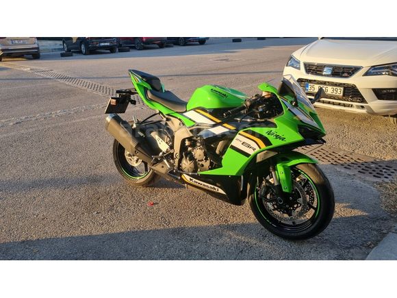 Galeriden Kawasaki Ninja ZX 6R 2024 Model İzmir 7.200 km Yeşil
