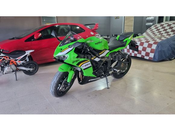 Galeriden Kawasaki Ninja ZX 6R 2024 Model İzmir 7.200 km Yeşil