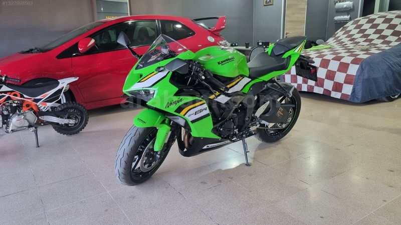 Galeriden Kawasaki Ninja ZX 6R 2024 Model İzmir 7.200 km Yeşil