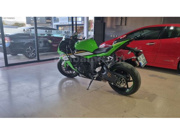 Galeriden Kawasaki Ninja ZX 6R 2024 Model İzmir 7.200 km Yeşil