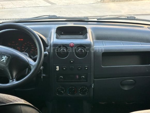 TAKAS VADE OLUR  Peugeot Partner 1.9 D 2004 Model Denizli