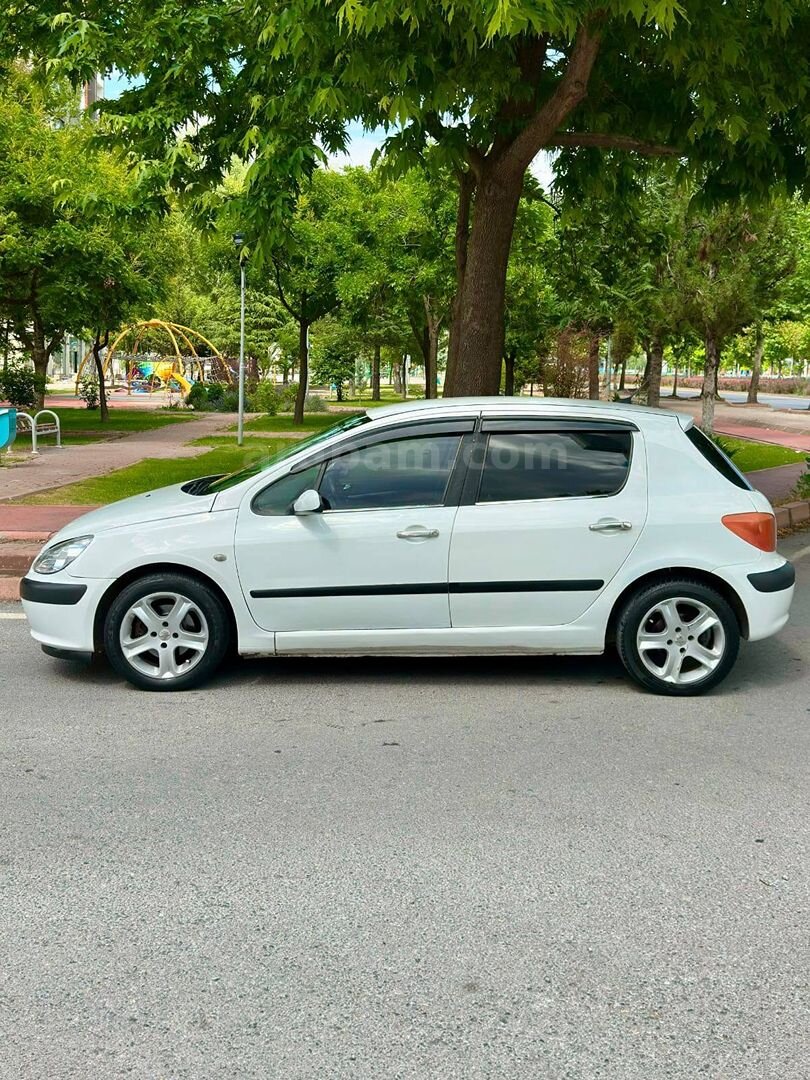 Galeriden Peugeot 307 1.4 XR 2002 Model Kayseri 286.000 km Beyaz 5