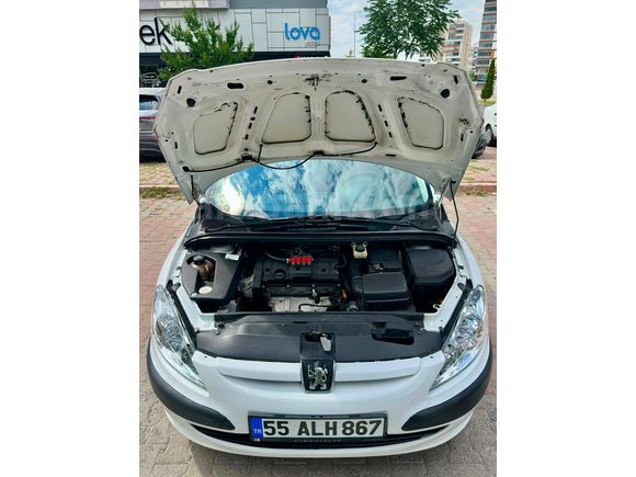 2002 MODEL PEUGEOT 307 1.6 XR