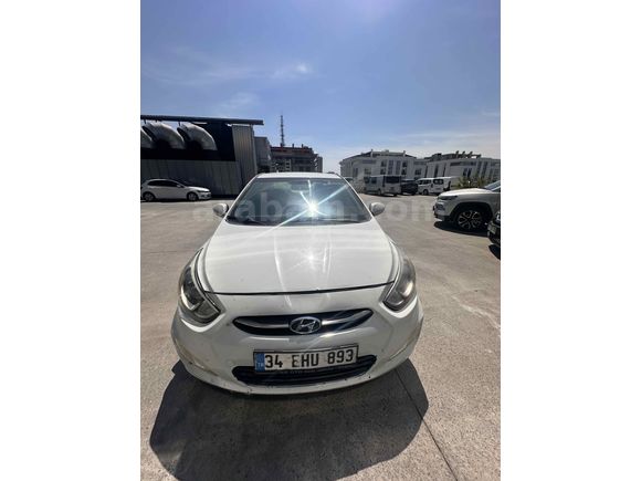Galeriden Hyundai Accent Blue 1.6 CRDI Mode Plus 2017 Model İstanbul
