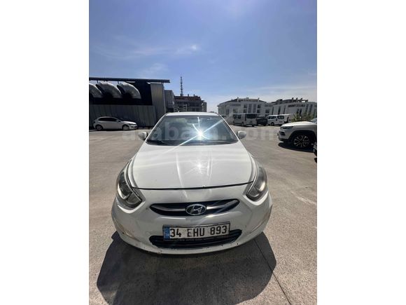 Galeriden Hyundai Accent Blue 1.6 CRDI Mode Plus 2017 Model İstanbul