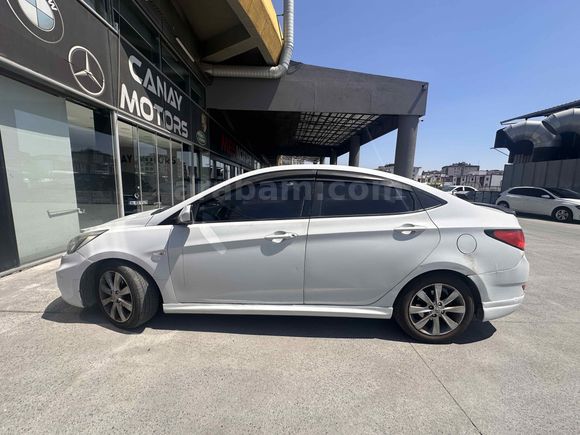 Galeriden Hyundai Accent Blue 1.6 CRDI Mode Plus 2017 Model İstanbul
