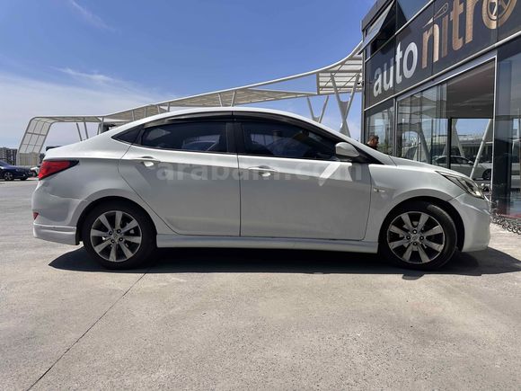 Galeriden Hyundai Accent Blue 1.6 CRDI Mode Plus 2017 Model İstanbul