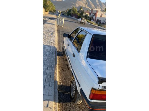 Sahibinden Renault R 9 1.4 Broadway 1991 Model 