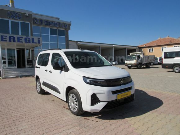 BÜYÜKSOYLU'DAN 2026 MODEL OPEL COMBO 1.5D ESENTİAL AT8 FL 130 HP