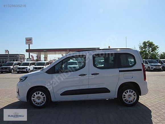 BÜYÜKSOYLU'DAN 2026 MODEL OPEL COMBO 1.5D ESSENTİAL AT8 FL 130HP