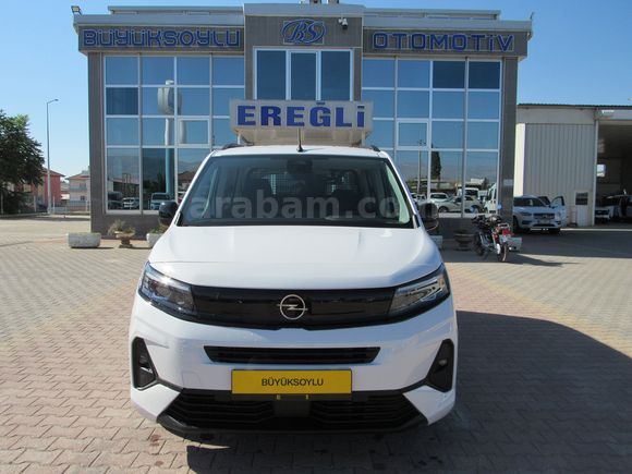 BÜYÜKSOYLU'DAN 2026 MODEL OPEL COMBO 1.5D ESENTİAL AT8 FL 130 HP
