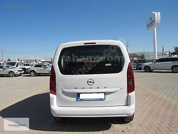 BÜYÜKSOYLU'DAN 2026 MODEL OPEL COMBO 1.5D ESSENTİAL AT8 FL 130HP