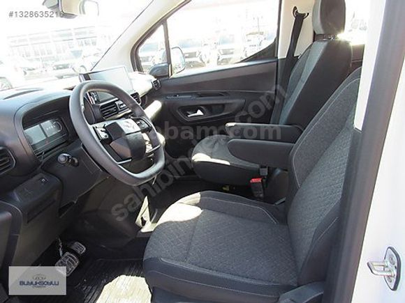 BÜYÜKSOYLU'DAN 2026 MODEL OPEL COMBO 1.5D ESSENTİAL AT8 FL 130HP