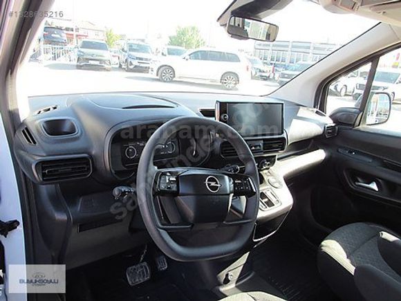 BÜYÜKSOYLU'DAN 2026 MODEL OPEL COMBO 1.5D ESSENTİAL AT8 FL 130HP