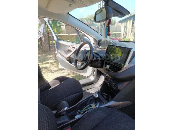 Sahibinden Peugeot 2008 1.6 e-HDi Active 2014 Model  210.000 km Beyaz