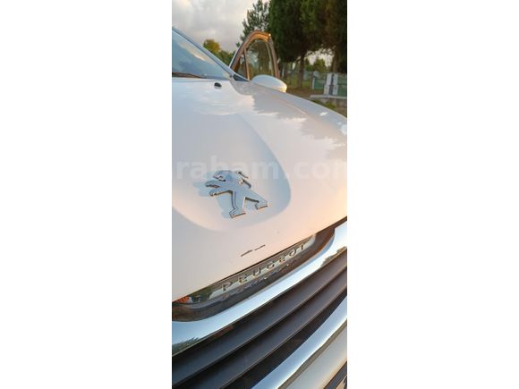 Sahibinden Peugeot 2008 1.6 e-HDi Active 2014 Model  210.000 km Beyaz